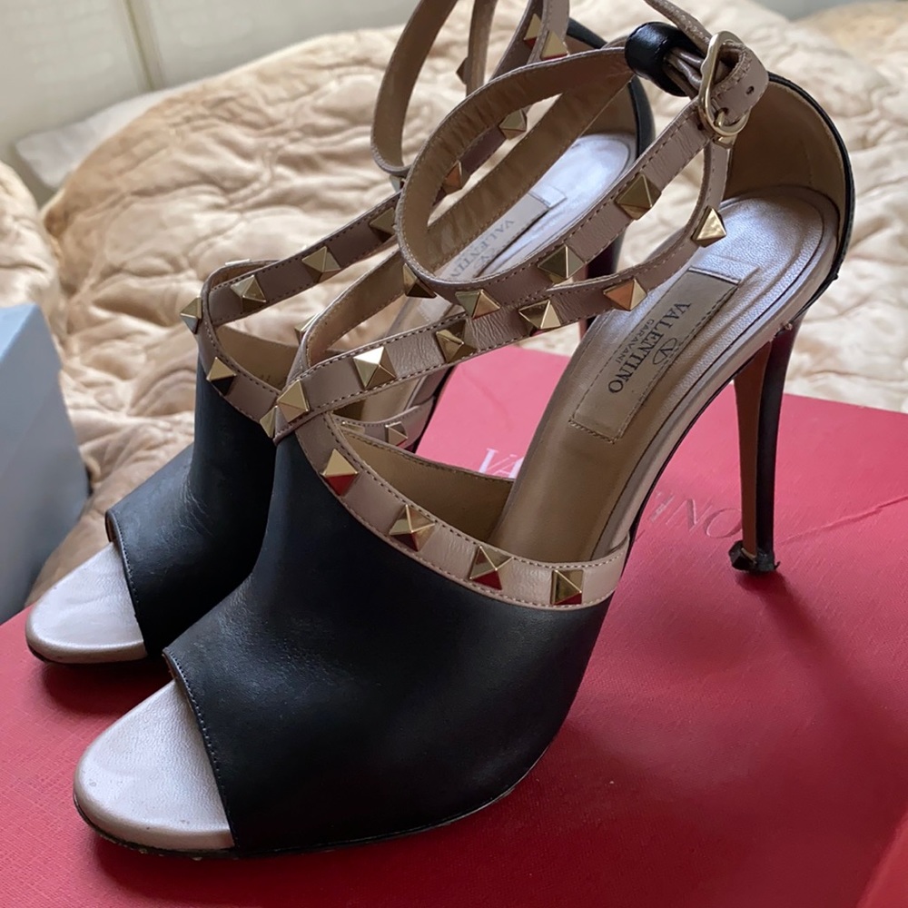 Valentino Nero/poi sandals size 37
